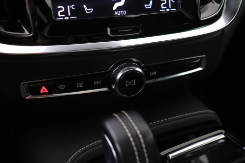 Volvo V60 T6 Plus Dark | Panoramadak | Camera | BLIS | Trekhaak | Leder