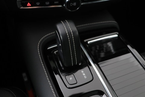 Volvo V60 T6 Plus Dark | Panoramadak | Camera | BLIS | Trekhaak | Leder