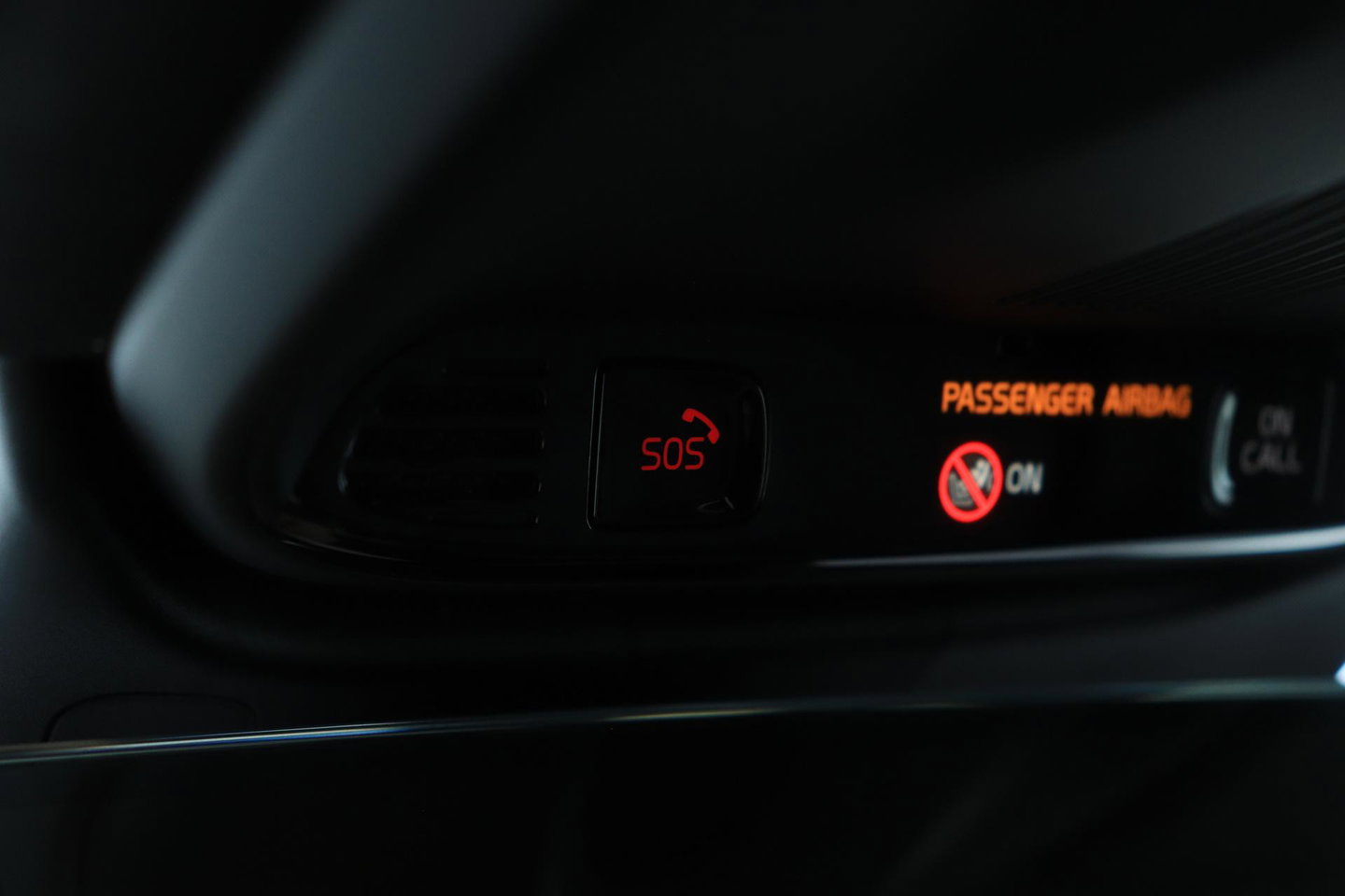 Volvo V60 T6 Plus Dark | Panoramadak | Camera | BLIS | Trekhaak | Leder
