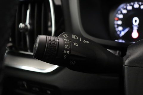 Volvo V60 T6 Plus Dark | Panoramadak | Camera | BLIS | Trekhaak | Leder