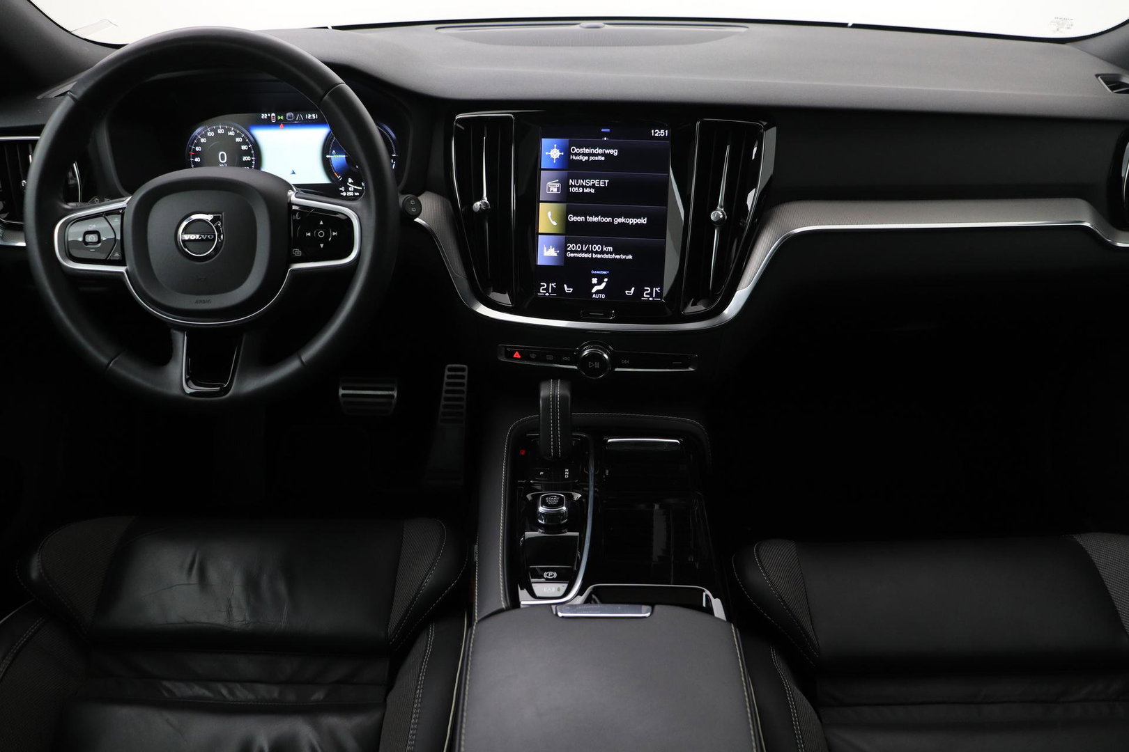 Volvo V60 T6 Plus Dark | Panoramadak | Camera | BLIS | Trekhaak | Leder