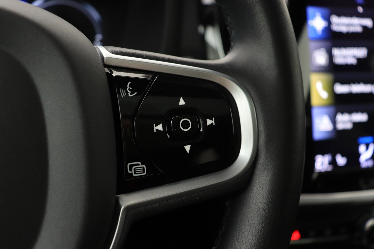 Volvo V60 T6 Plus Dark | Panoramadak | Camera | BLIS | Trekhaak | Leder