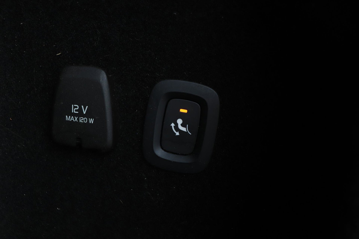 Volvo V60 T6 Plus Dark | Panoramadak | Camera | BLIS | Trekhaak | Leder