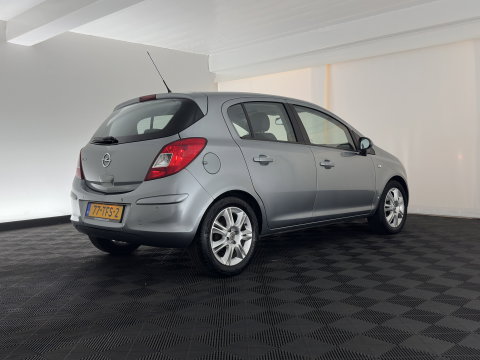 Opel Corsa 1.4-16V Cosmo Aut. *LEATHER-FABRIC | HEATED-COMFORTSEATS | CRUISE | PDC | FIETSENDRAGER | 16''ALU*