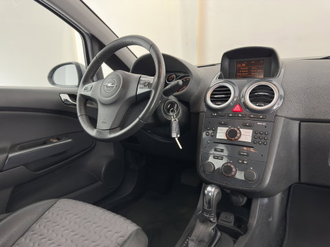 Opel Corsa 1.4-16V Cosmo Aut. *LEATHER-FABRIC | HEATED-COMFORTSEATS | CRUISE | PDC | FIETSENDRAGER | 16''ALU*