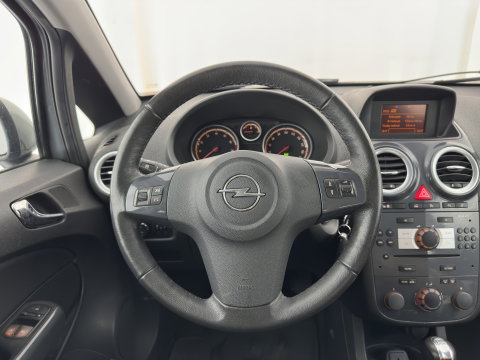 Opel Corsa 1.4-16V Cosmo Aut. *LEATHER-FABRIC | HEATED-COMFORTSEATS | CRUISE | PDC | FIETSENDRAGER | 16''ALU*