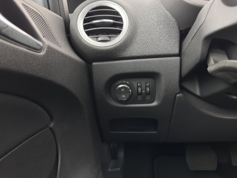 Opel Corsa 1.4-16V Cosmo Aut. *LEATHER-FABRIC | HEATED-COMFORTSEATS | CRUISE | PDC | FIETSENDRAGER | 16''ALU*