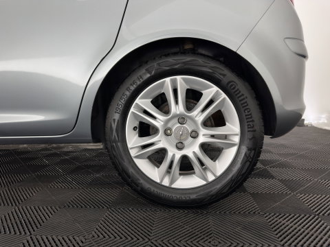 Opel Corsa 1.4-16V Cosmo Aut. *LEATHER-FABRIC | HEATED-COMFORTSEATS | CRUISE | PDC | FIETSENDRAGER | 16''ALU*