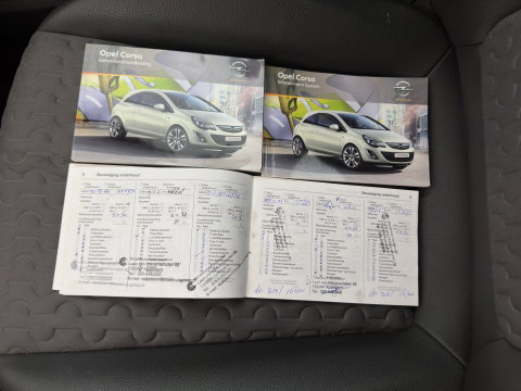 Opel Corsa 1.4-16V Cosmo Aut. *LEATHER-FABRIC | HEATED-COMFORTSEATS | CRUISE | PDC | FIETSENDRAGER | 16''ALU*