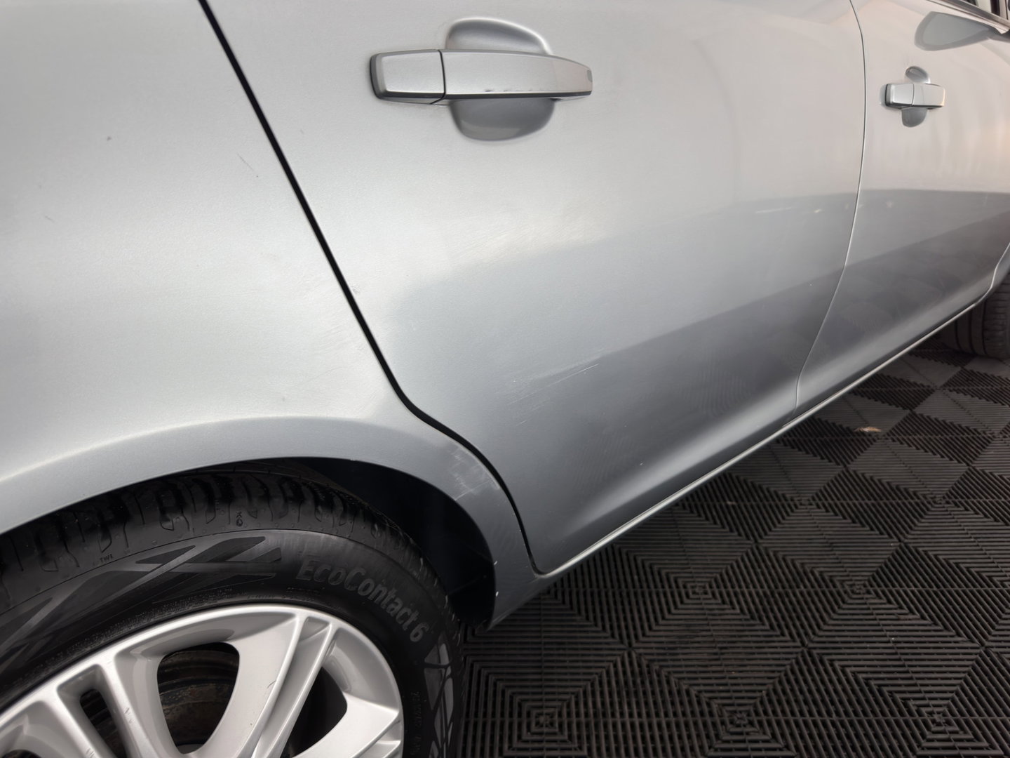 Opel Corsa 1.4-16V Cosmo Aut. *LEATHER-FABRIC | HEATED-COMFORTSEATS | CRUISE | PDC | FIETSENDRAGER | 16''ALU*