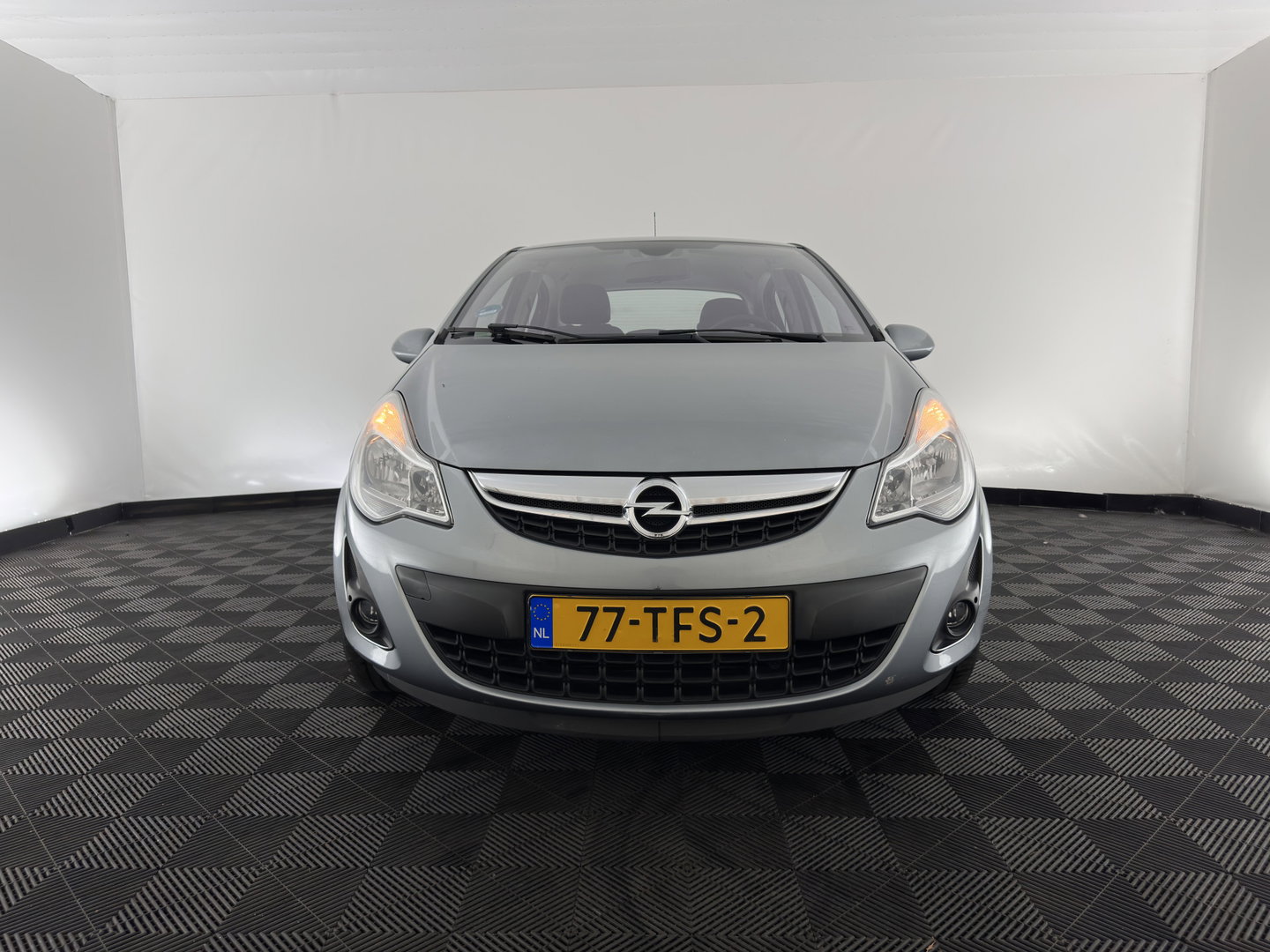 Opel Corsa 1.4-16V Cosmo Aut. *LEATHER-FABRIC | HEATED-COMFORTSEATS | CRUISE | PDC | FIETSENDRAGER | 16''ALU*