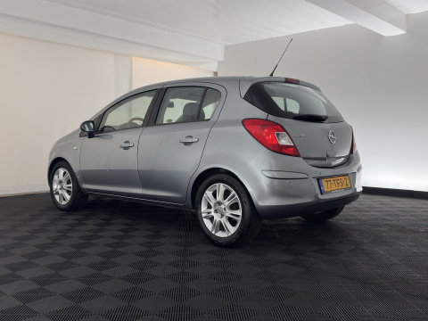 Opel Corsa 1.4-16V Cosmo Aut. *LEATHER-FABRIC | HEATED-COMFORTSEATS | CRUISE | PDC | FIETSENDRAGER | 16''ALU*