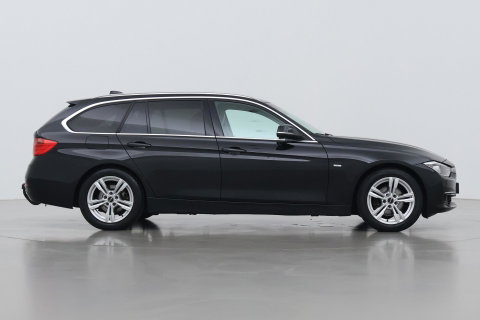 BMW 3 Serie Touring 320i Upgrade Edition | Trekhaak | Leder | Navigatie | PDC | Stoelverwarming