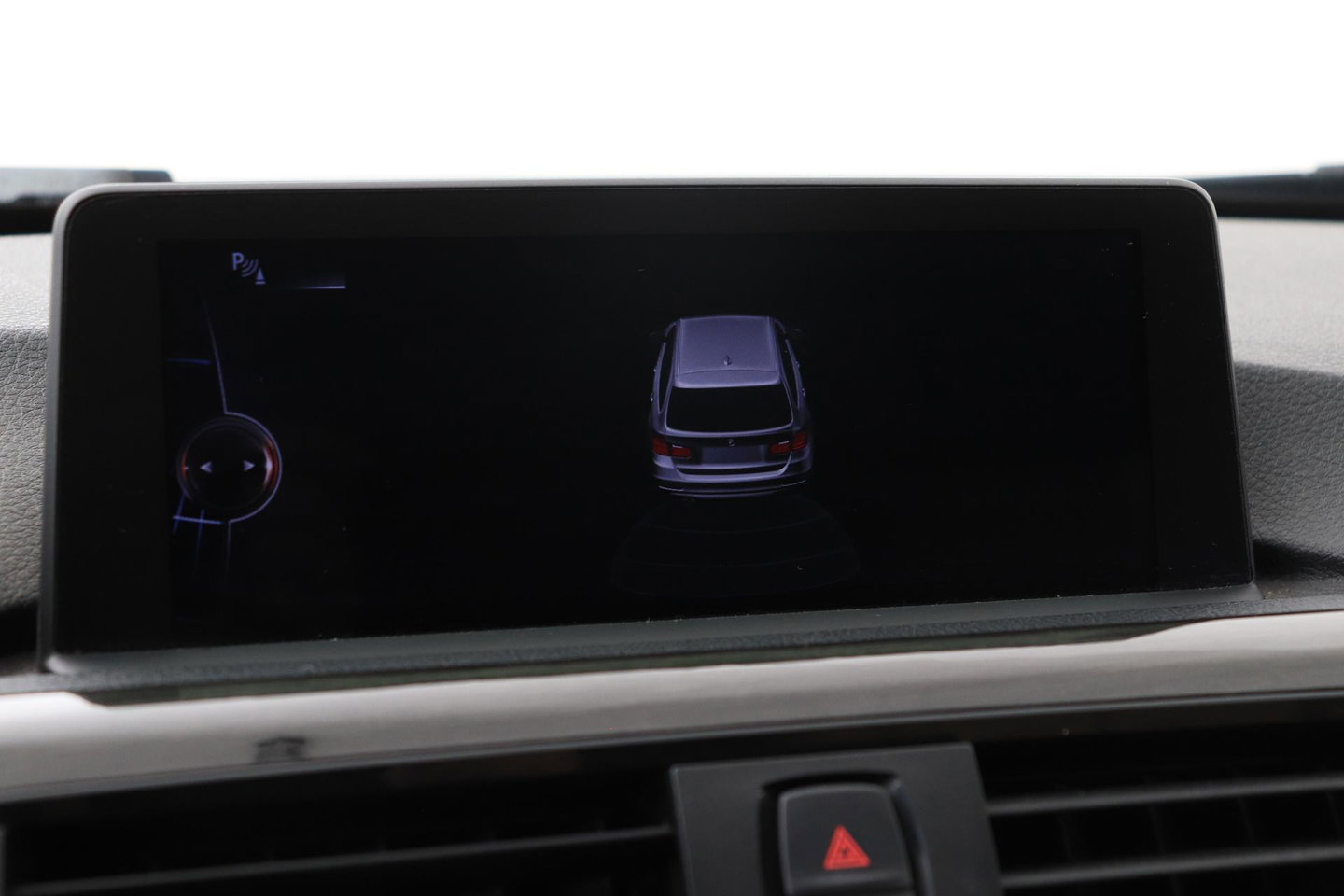 BMW 3 Serie Touring 320i Upgrade Edition | Trekhaak | Leder | Navigatie | PDC | Stoelverwarming