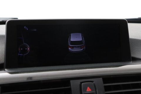 BMW 3 Serie Touring 320i Upgrade Edition | Trekhaak | Leder | Navigatie | PDC | Stoelverwarming