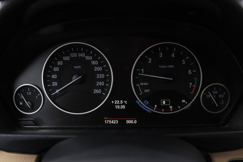 BMW 3 Serie Touring 320i Upgrade Edition | Trekhaak | Leder | Navigatie | PDC | Stoelverwarming
