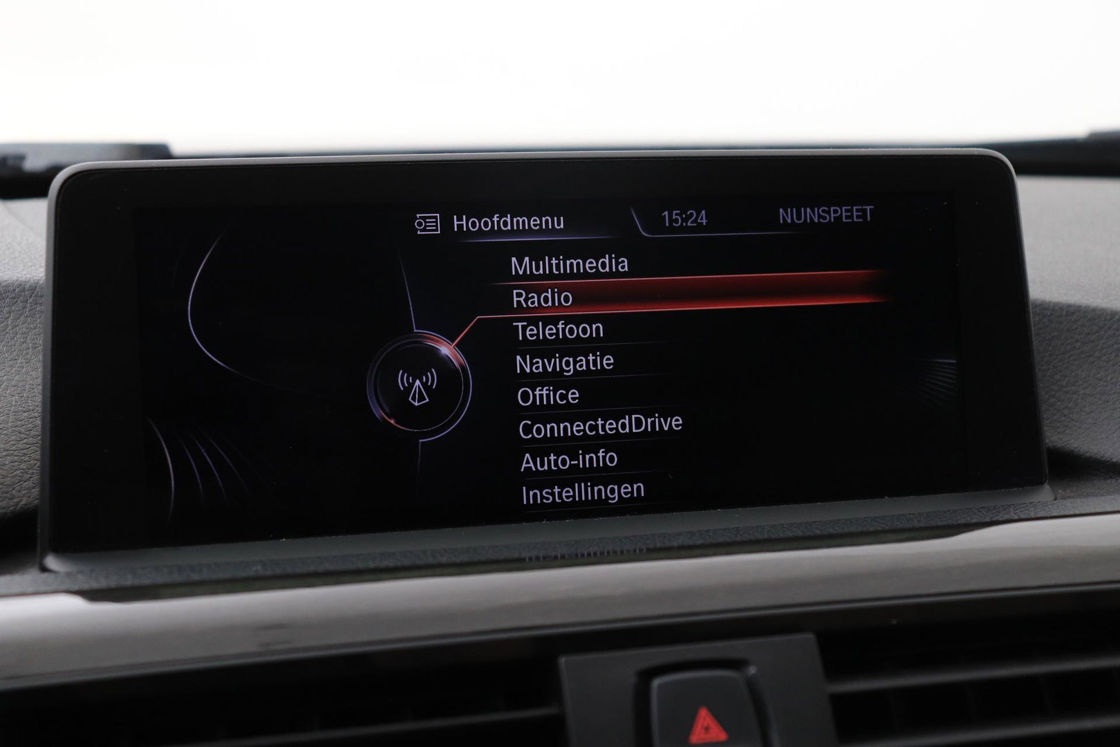 BMW 3 Serie Touring 320i Upgrade Edition | Trekhaak | Leder | Navigatie | PDC | Stoelverwarming
