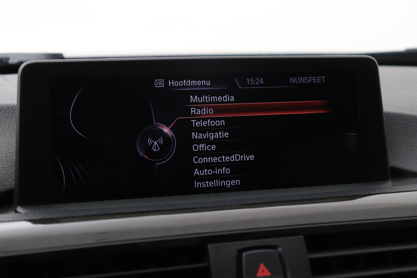 BMW 3 Serie Touring 320i Upgrade Edition | Trekhaak | Leder | Navigatie | PDC | Stoelverwarming