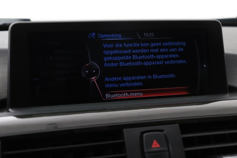 BMW 3 Serie Touring 320i Upgrade Edition | Trekhaak | Leder | Navigatie | PDC | Stoelverwarming