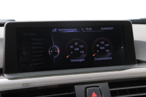BMW 3 Serie Touring 320i Upgrade Edition | Trekhaak | Leder | Navigatie | PDC | Stoelverwarming