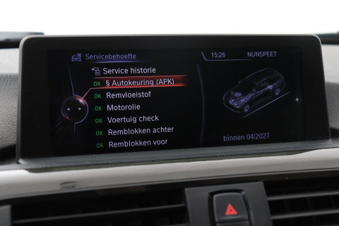 BMW 3 Serie Touring 320i Upgrade Edition | Trekhaak | Leder | Navigatie | PDC | Stoelverwarming