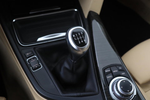 BMW 3 Serie Touring 320i Upgrade Edition | Trekhaak | Leder | Navigatie | PDC | Stoelverwarming