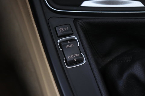 BMW 3 Serie Touring 320i Upgrade Edition | Trekhaak | Leder | Navigatie | PDC | Stoelverwarming