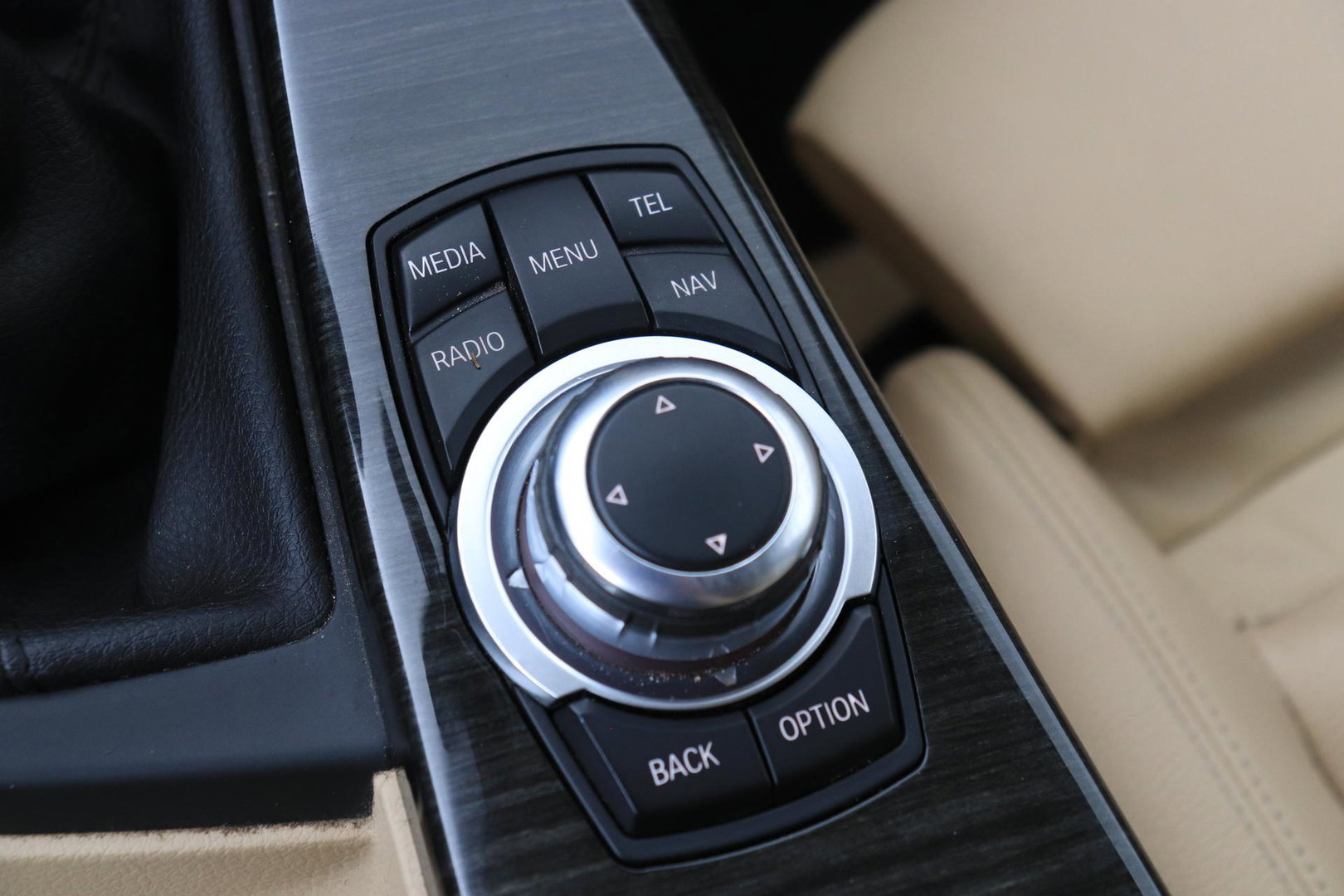 BMW 3 Serie Touring 320i Upgrade Edition | Trekhaak | Leder | Navigatie | PDC | Stoelverwarming
