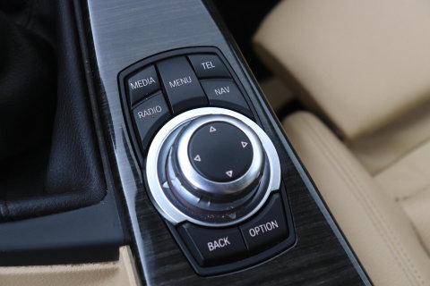 BMW 3 Serie Touring 320i Upgrade Edition | Trekhaak | Leder | Navigatie | PDC | Stoelverwarming