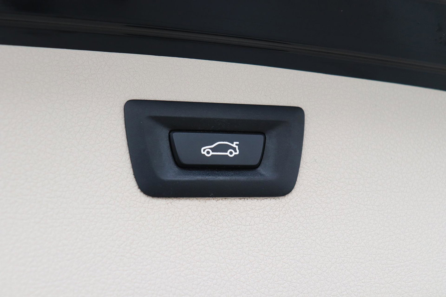 BMW 3 Serie Touring 320i Upgrade Edition | Trekhaak | Leder | Navigatie | PDC | Stoelverwarming