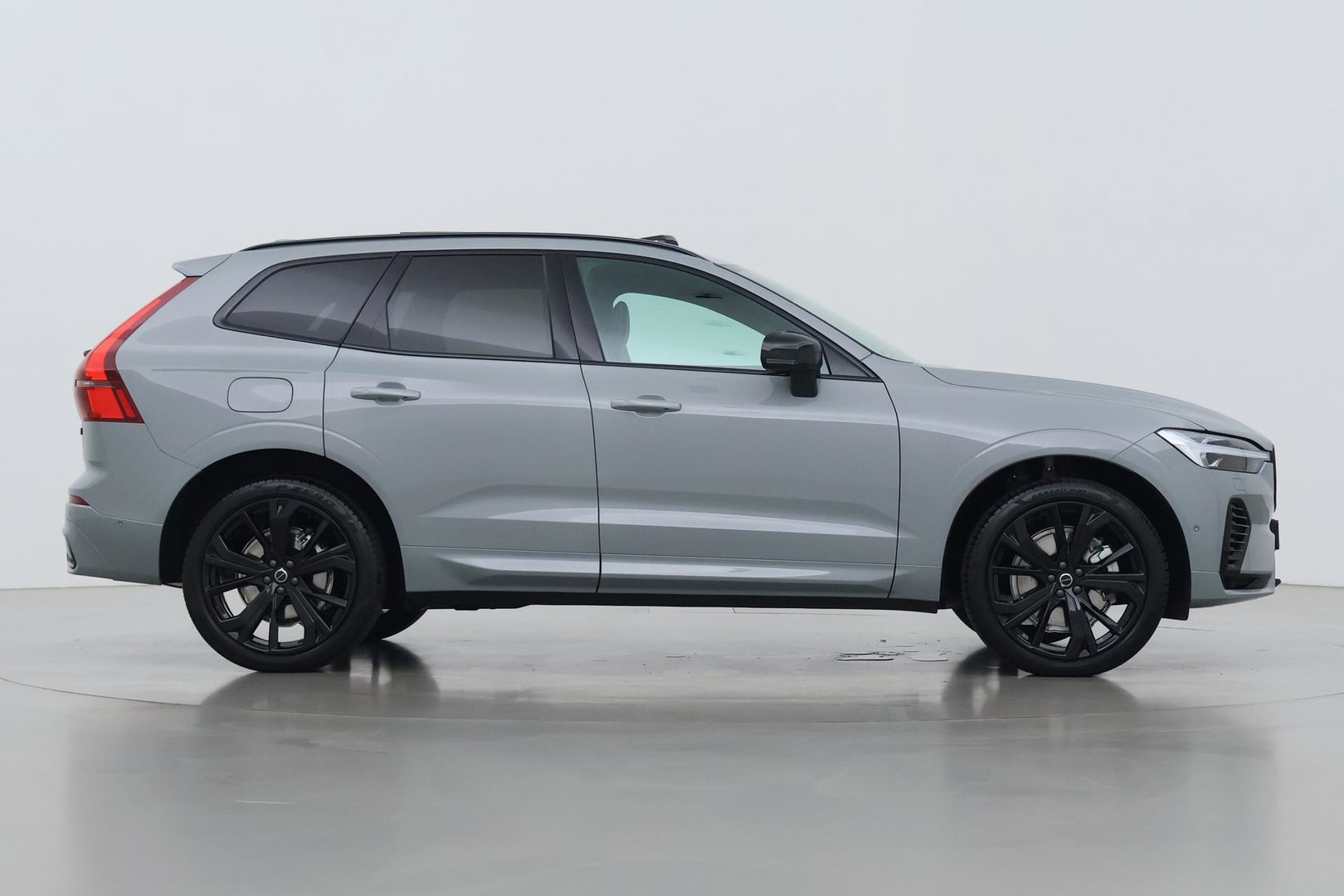 Volvo XC60 2.0 T6 Plug-in hybrid AWD Plus Black Edition | Panoramadak | Harman/Kardon | 360-Camera | Head-Up