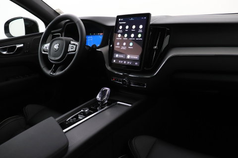 Volvo XC60 2.0 T6 Plug-in hybrid AWD Plus Black Edition | Panoramadak | Harman/Kardon | 360-Camera | Head-Up