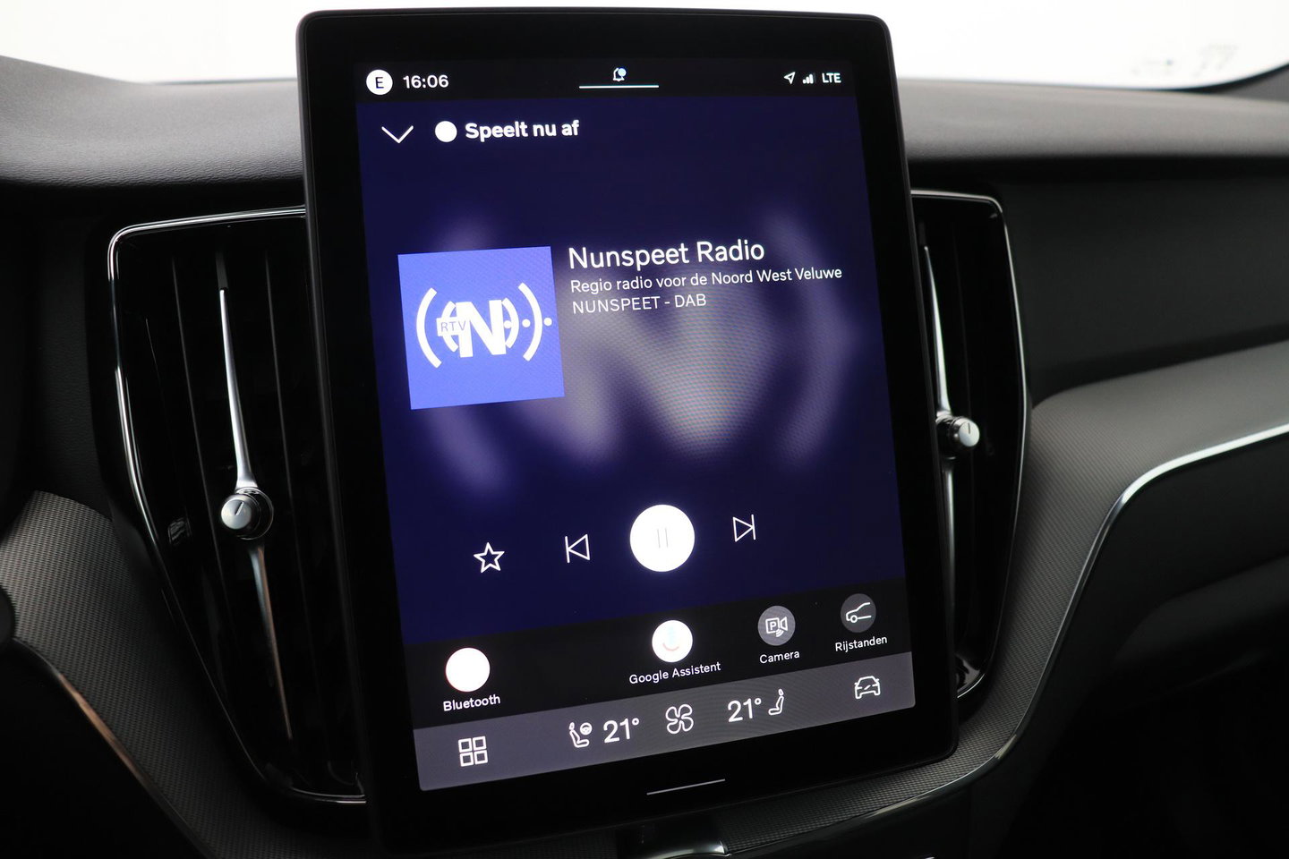 Volvo XC60 2.0 T6 Plug-in hybrid AWD Plus Black Edition | Panoramadak | Harman/Kardon | 360-Camera | Head-Up