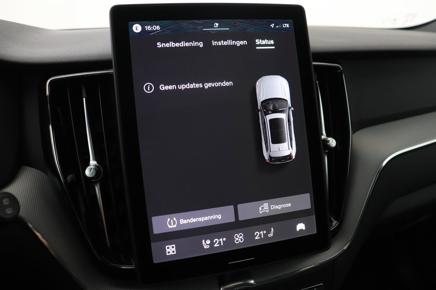 Volvo XC60 2.0 T6 Plug-in hybrid AWD Plus Black Edition | Panoramadak | Harman/Kardon | 360-Camera | Head-Up