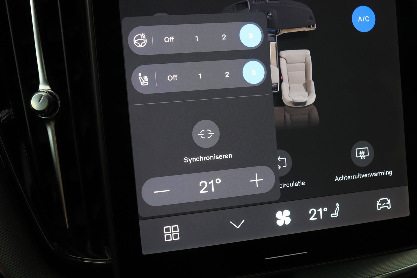 Volvo XC60 2.0 T6 Plug-in hybrid AWD Plus Black Edition | Panoramadak | Harman/Kardon | 360-Camera | Head-Up