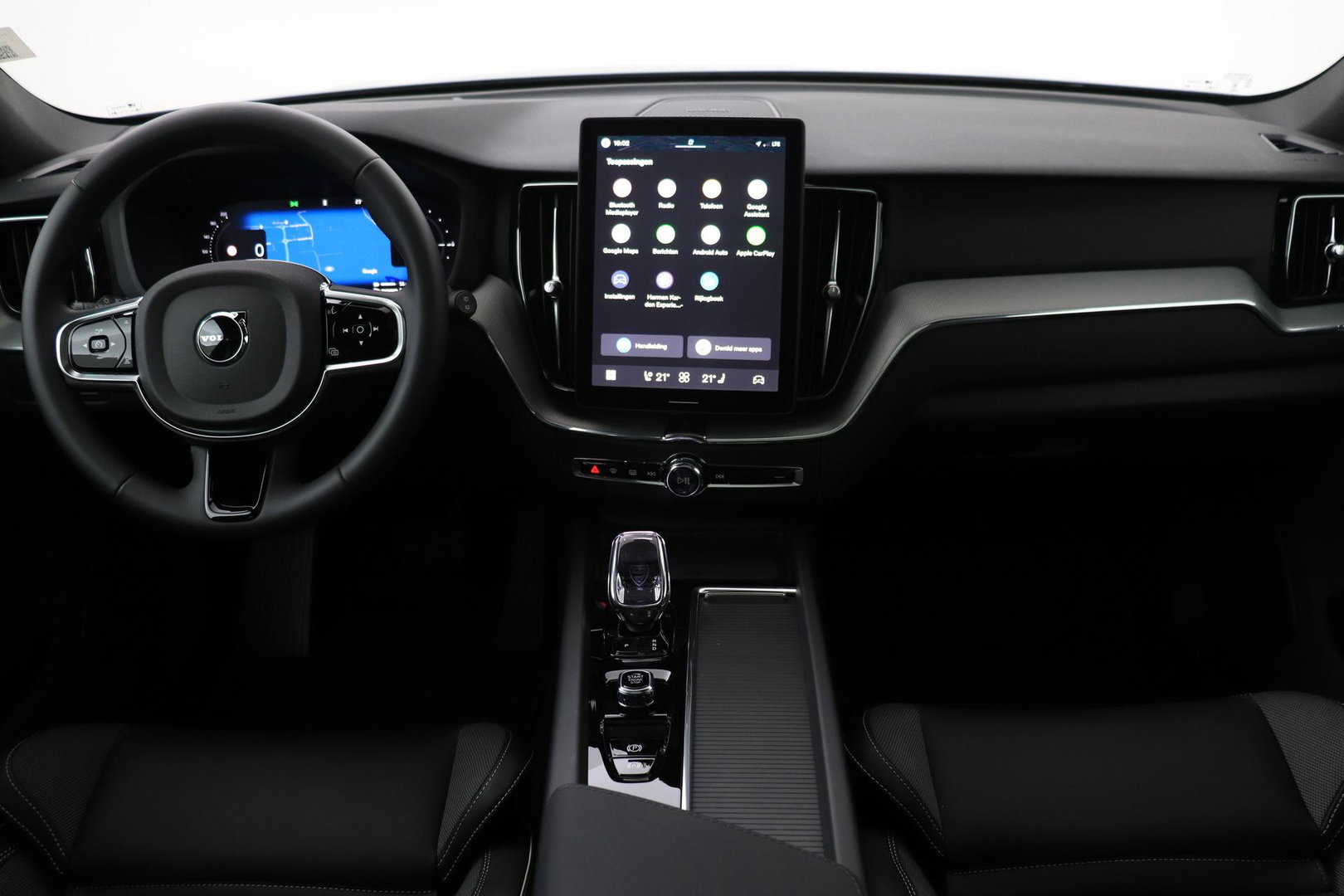 Volvo XC60 2.0 T6 Plug-in hybrid AWD Plus Black Edition | Panoramadak | Harman/Kardon | 360-Camera | Head-Up