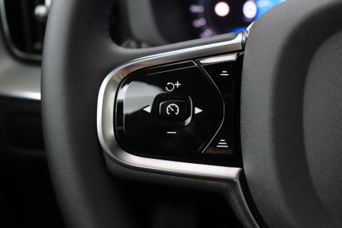 Volvo XC60 2.0 T6 Plug-in hybrid AWD Plus Black Edition | Panoramadak | Harman/Kardon | 360-Camera | Head-Up