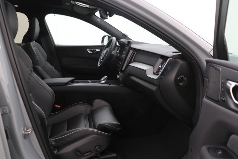 Volvo XC60 2.0 T6 Plug-in hybrid AWD Plus Black Edition | Panoramadak | Harman/Kardon | 360-Camera | Head-Up
