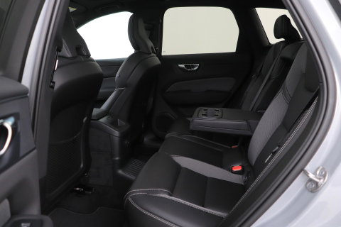 Volvo XC60 2.0 T6 Plug-in hybrid AWD Plus Black Edition | Panoramadak | Harman/Kardon | 360-Camera | Head-Up