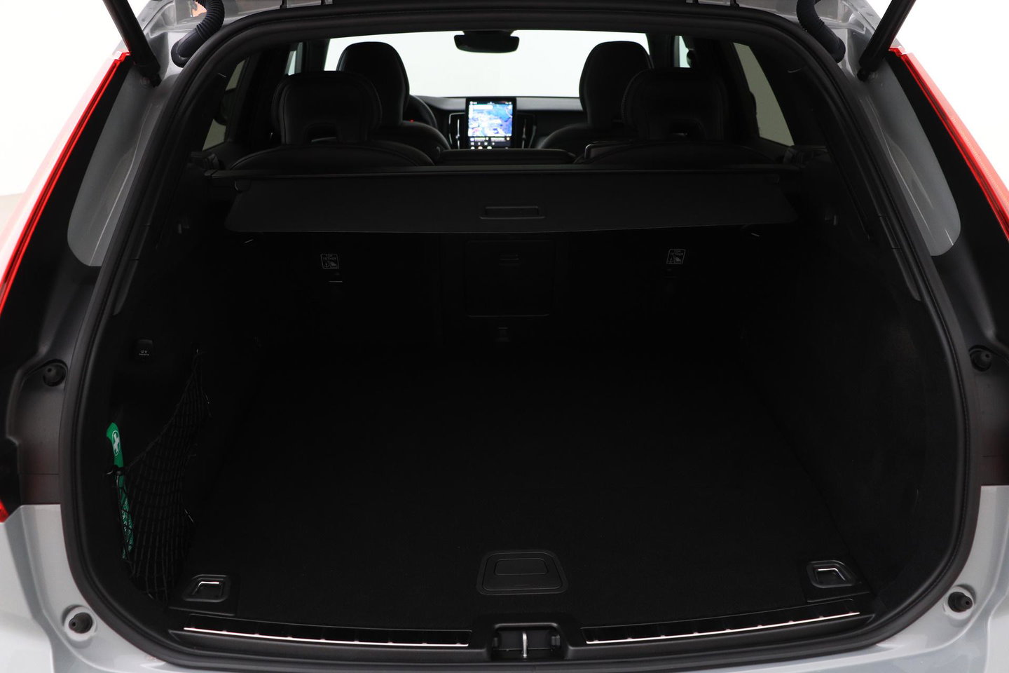 Volvo XC60 2.0 T6 Plug-in hybrid AWD Plus Black Edition | Panoramadak | Harman/Kardon | 360-Camera | Head-Up