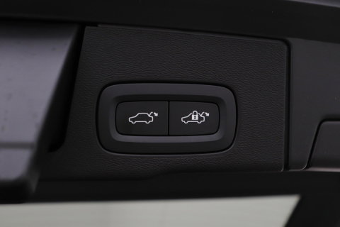 Volvo XC60 2.0 T6 Plug-in hybrid AWD Plus Black Edition | Panoramadak | Harman/Kardon | 360-Camera | Head-Up