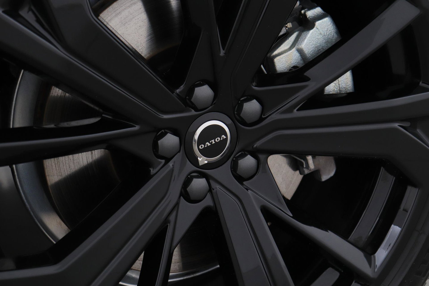 Volvo XC60 2.0 T6 Plug-in hybrid AWD Plus Black Edition | Panoramadak | Harman/Kardon | 360-Camera | Head-Up