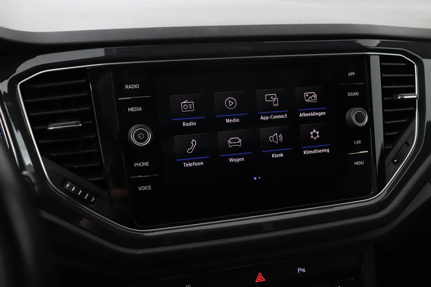 Volkswagen T-Roc 1.5 TSI Sport | Trekhaak | Panoramadak | 17 inch