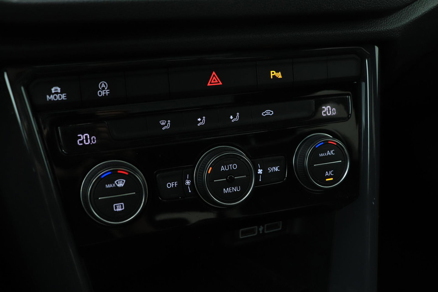 Volkswagen T-Roc 1.5 TSI Sport | Trekhaak | Panoramadak | 17 inch
