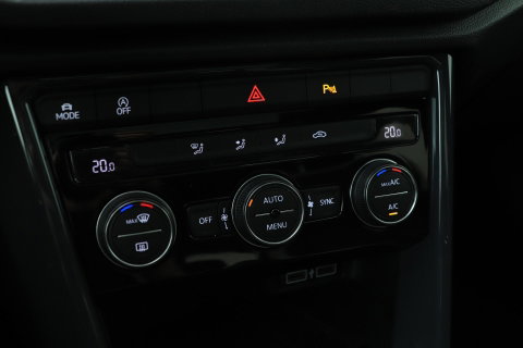 Volkswagen T-Roc 1.5 TSI Sport | Trekhaak | Panoramadak | 17 inch