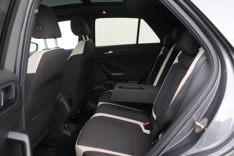 Volkswagen T-Roc 1.5 TSI Sport | Trekhaak | Panoramadak | 17 inch