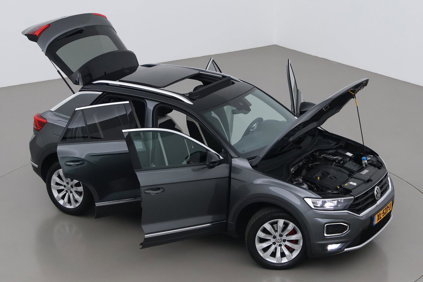Volkswagen T-Roc 1.5 TSI Sport | Trekhaak | Panoramadak | 17 inch