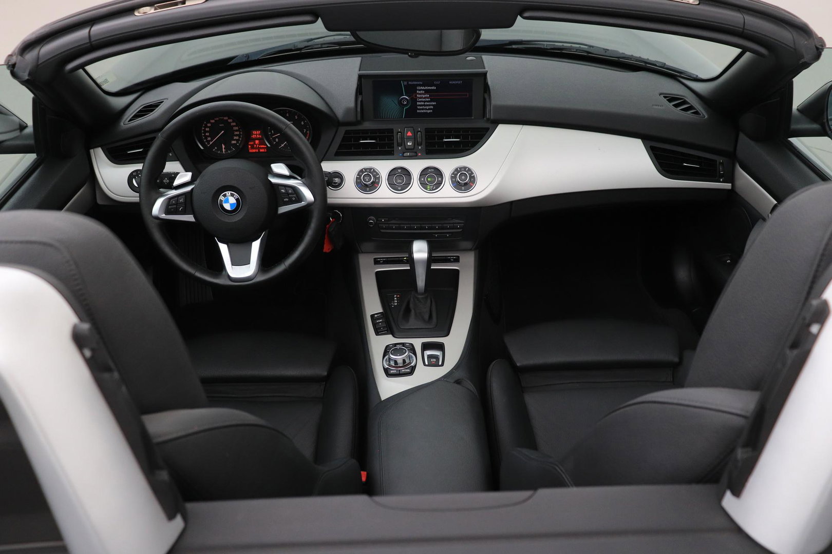 BMW Z4 Roadster sDrive23i Executive | Youngtimer | 6-Cilinder | Leder | Navigatie | 17 inch | Historie aanwezig