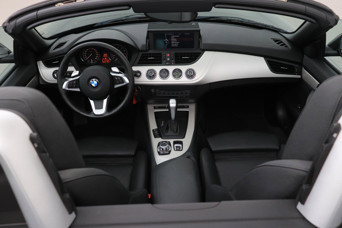 BMW Z4 Roadster sDrive23i Executive | Youngtimer | 6-Cilinder | Leder | Navigatie | 17 inch | Historie aanwezig