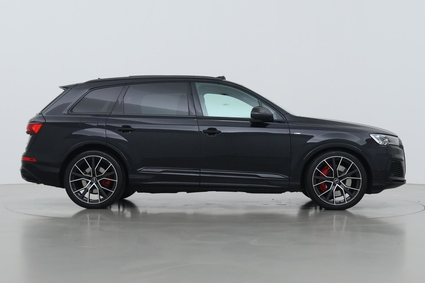 Audi Q7 60 TFSI e Quattro Competition | Luchtvering | Panoramadak | Head-Up | 22 inch
